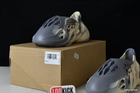 hype Yeezy RNNR Adidas Foam MXT GV7904 Moon Gray 0324